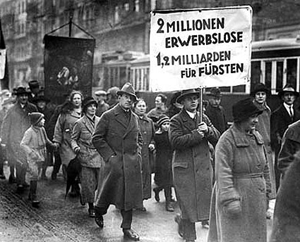 Erwerbslose demonstrieren zum Volksbegehren fr die Frstenenteignung. Mrz 1926 